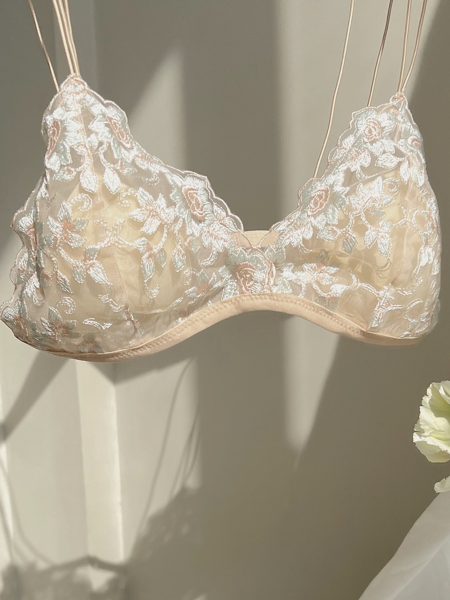 French embroidery flower triangle cup bra