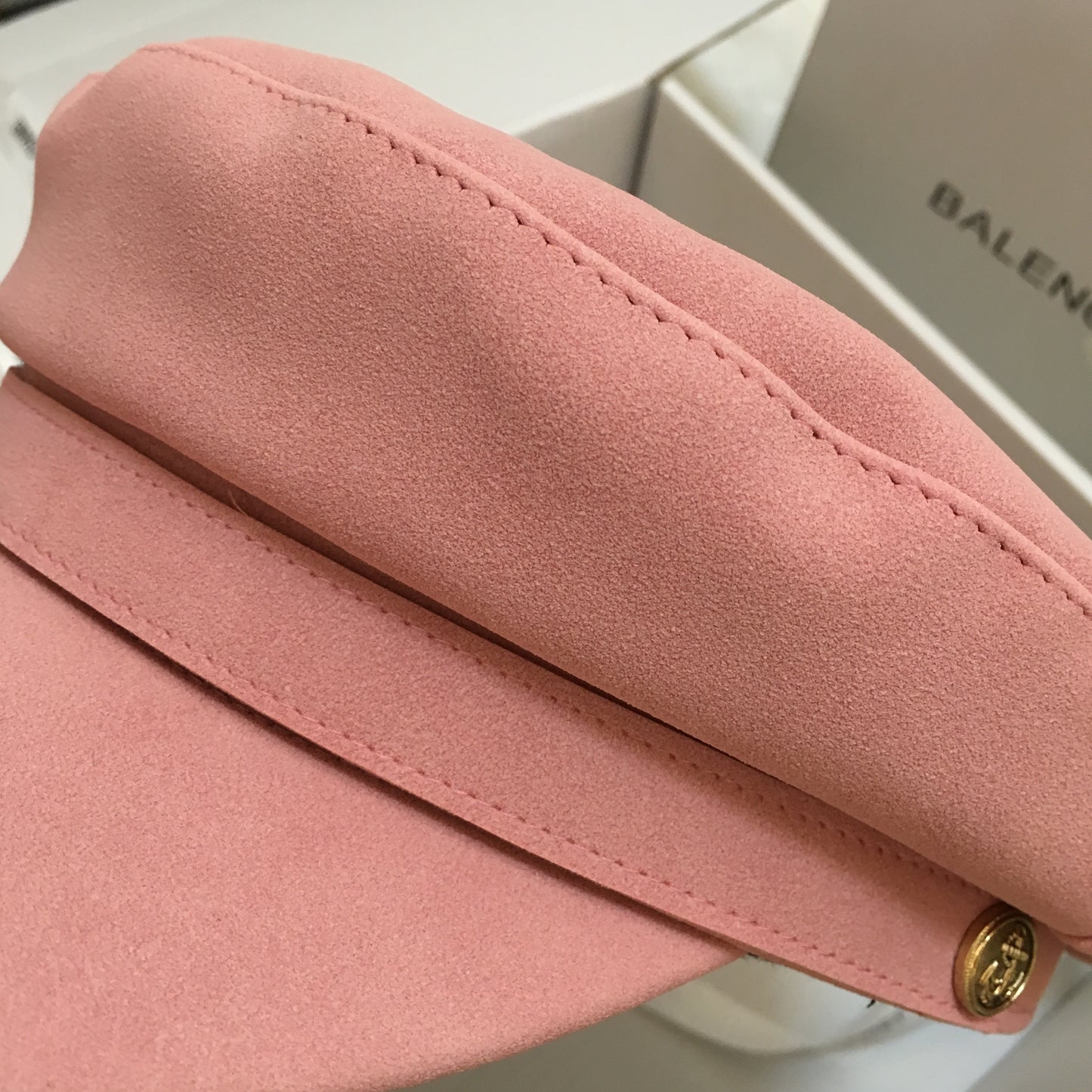 Fashionable suede flat cap Korean style