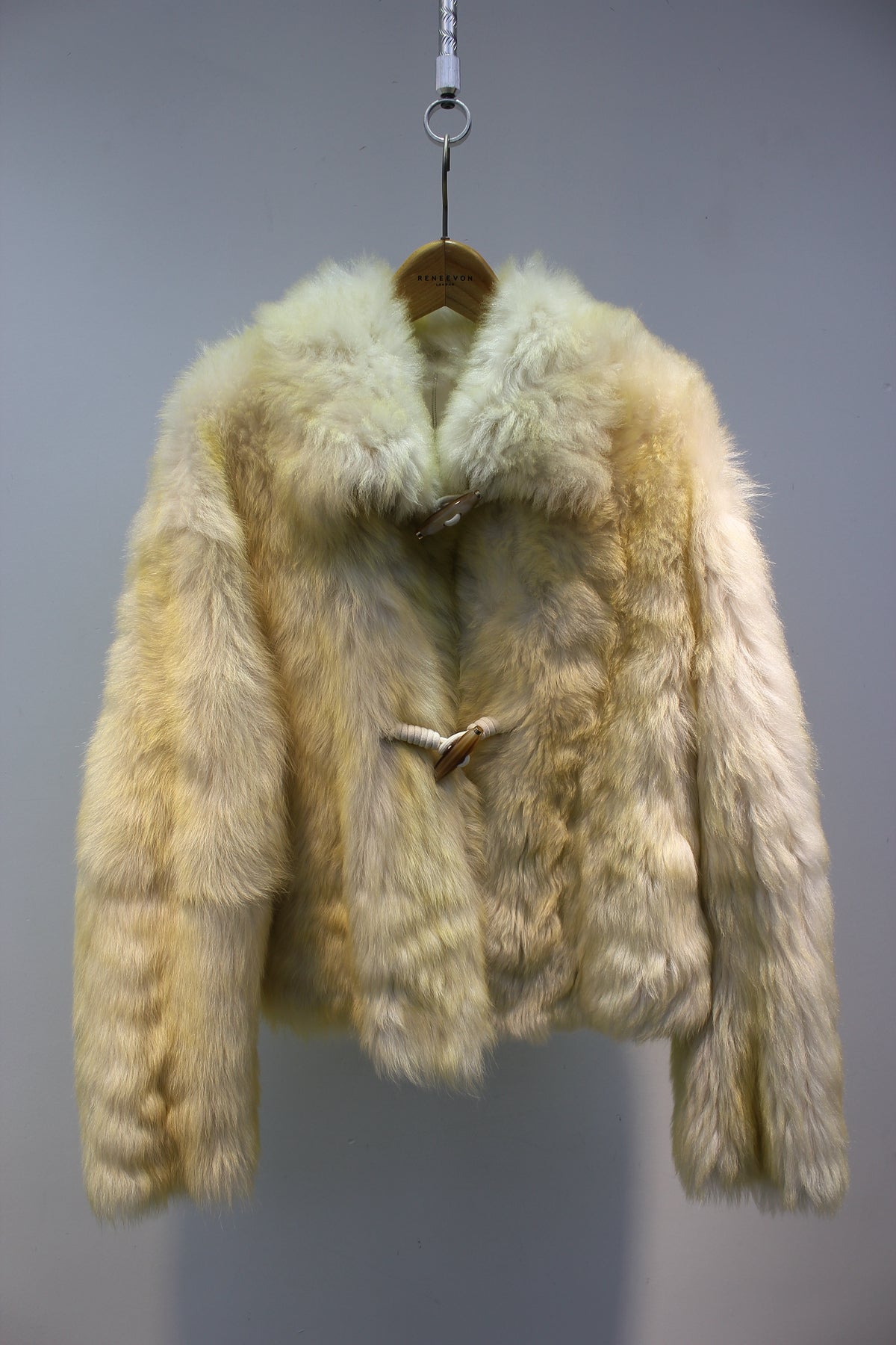 Spanish Tuscan sheepskin one-piece horn buckle short fur