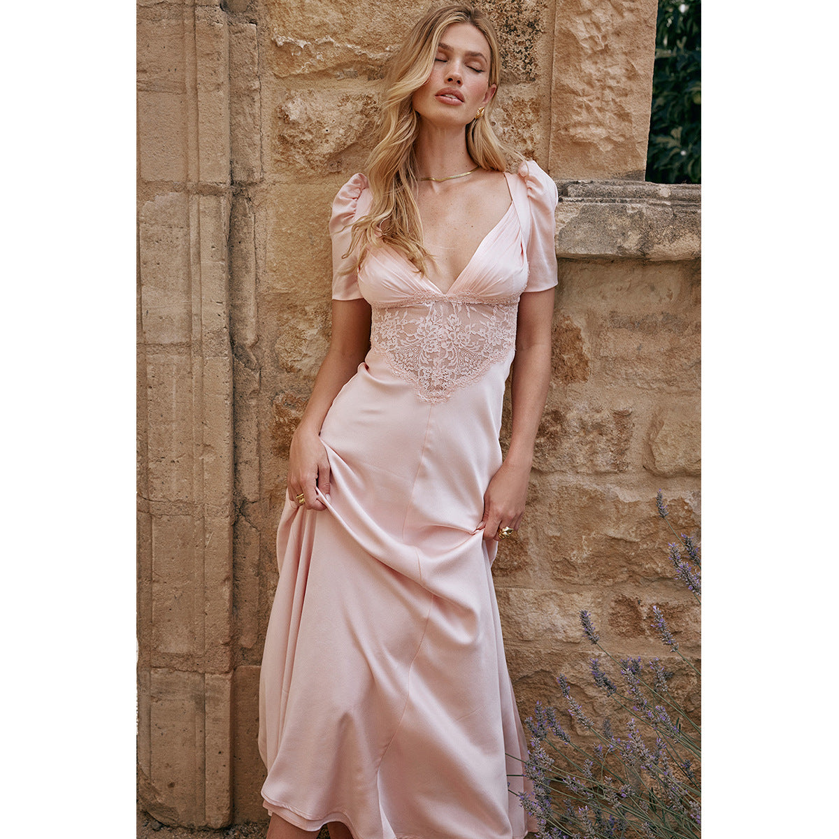 Puff-sleeved lace paneled waistless pink dress