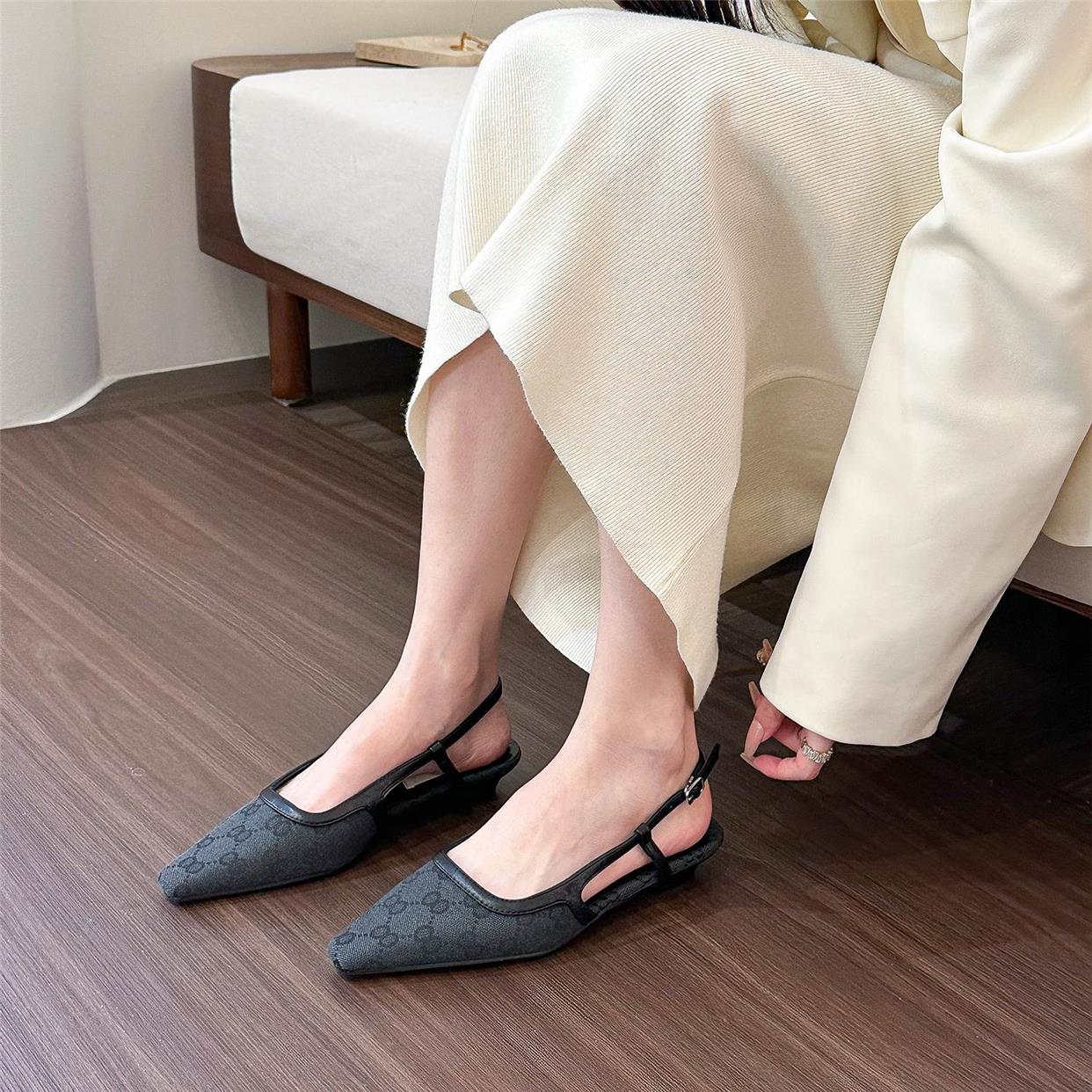 Retro brown square toe pump sandals