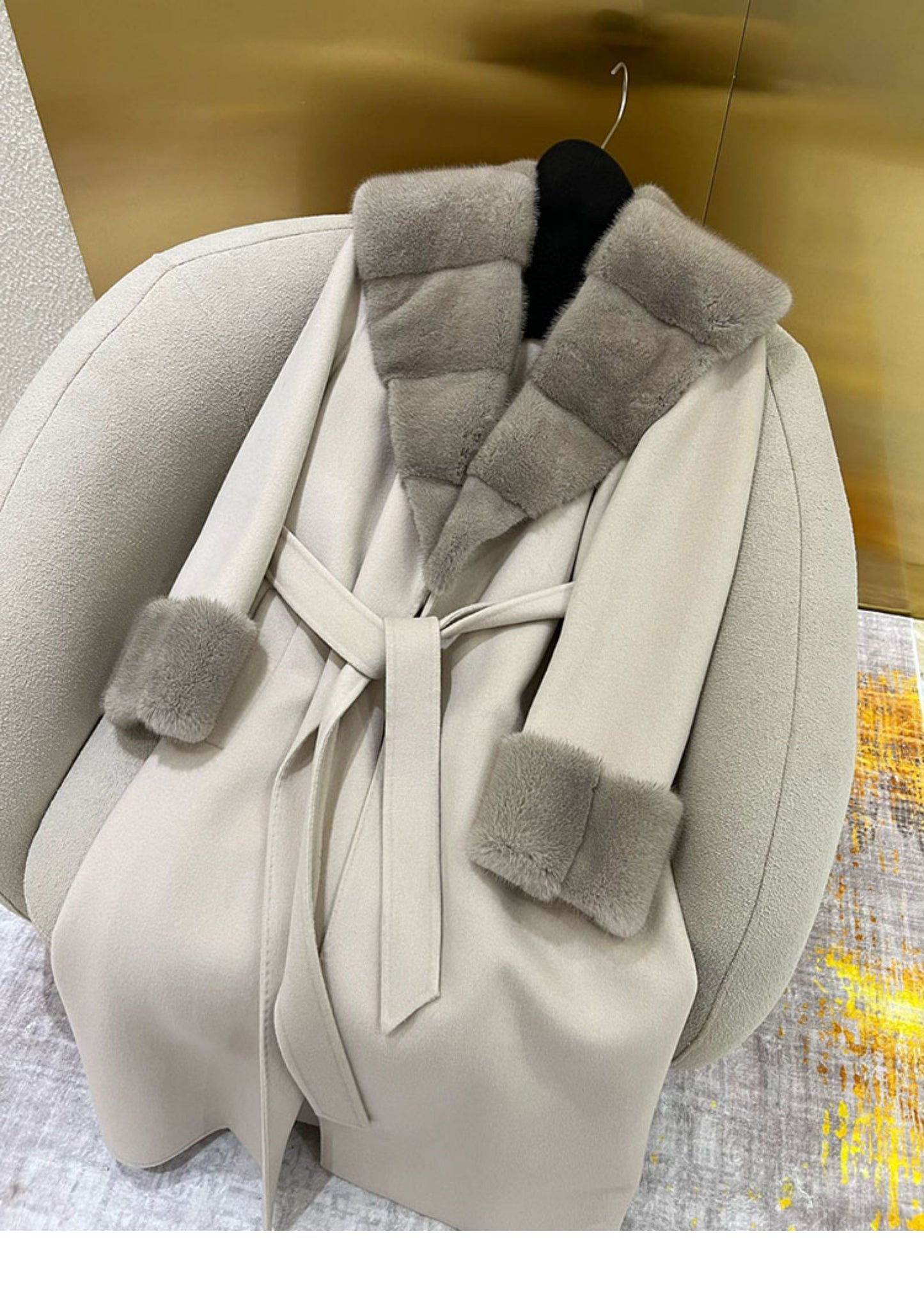 Double-faced cashmere coat mid-length mink collar