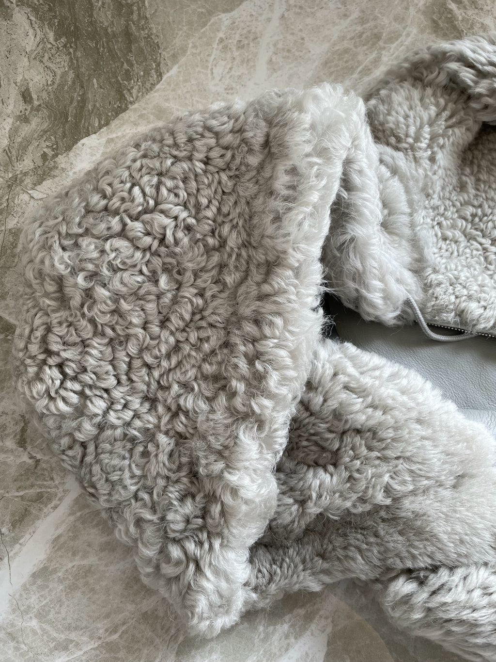 Lmported sheepskin one-piece bear hooded short coat