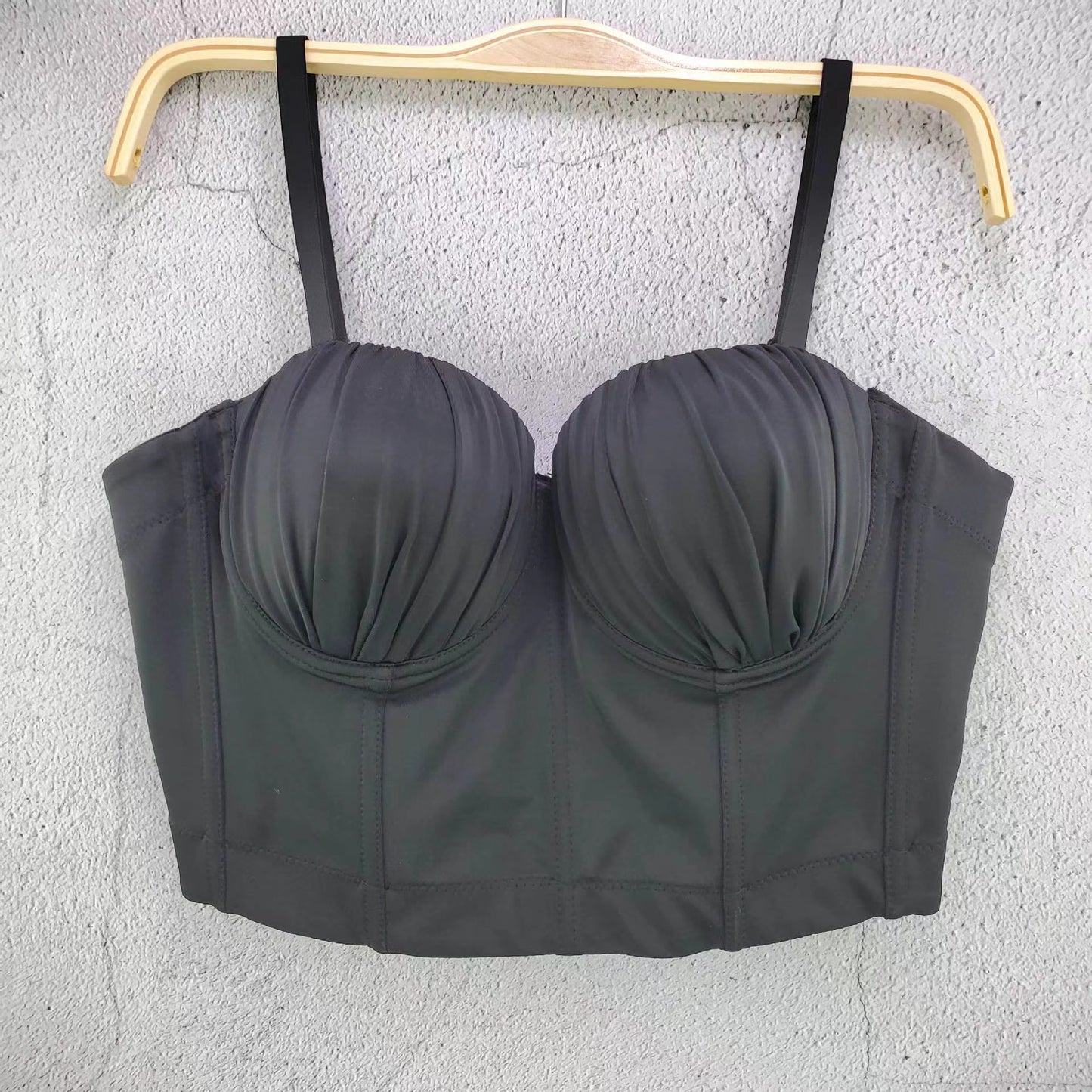 Wear sexy push-up fishbone bra short top