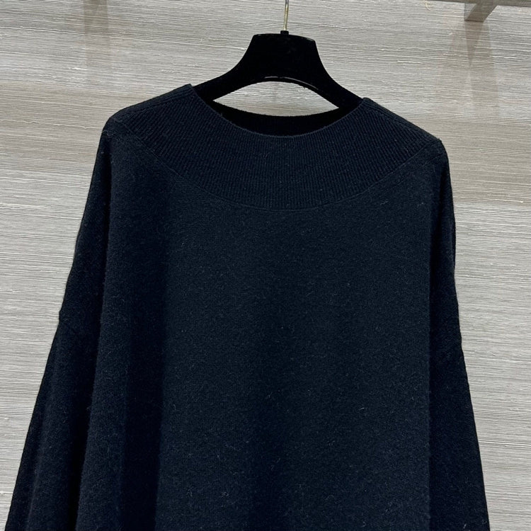 Crew neck lace appliqué cashmere sweater