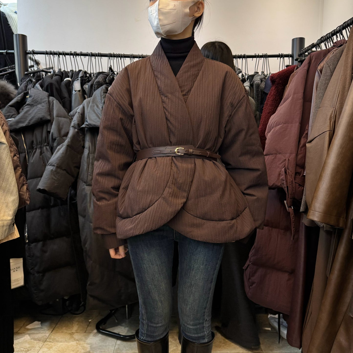 Short V-neck waist thick down jacket