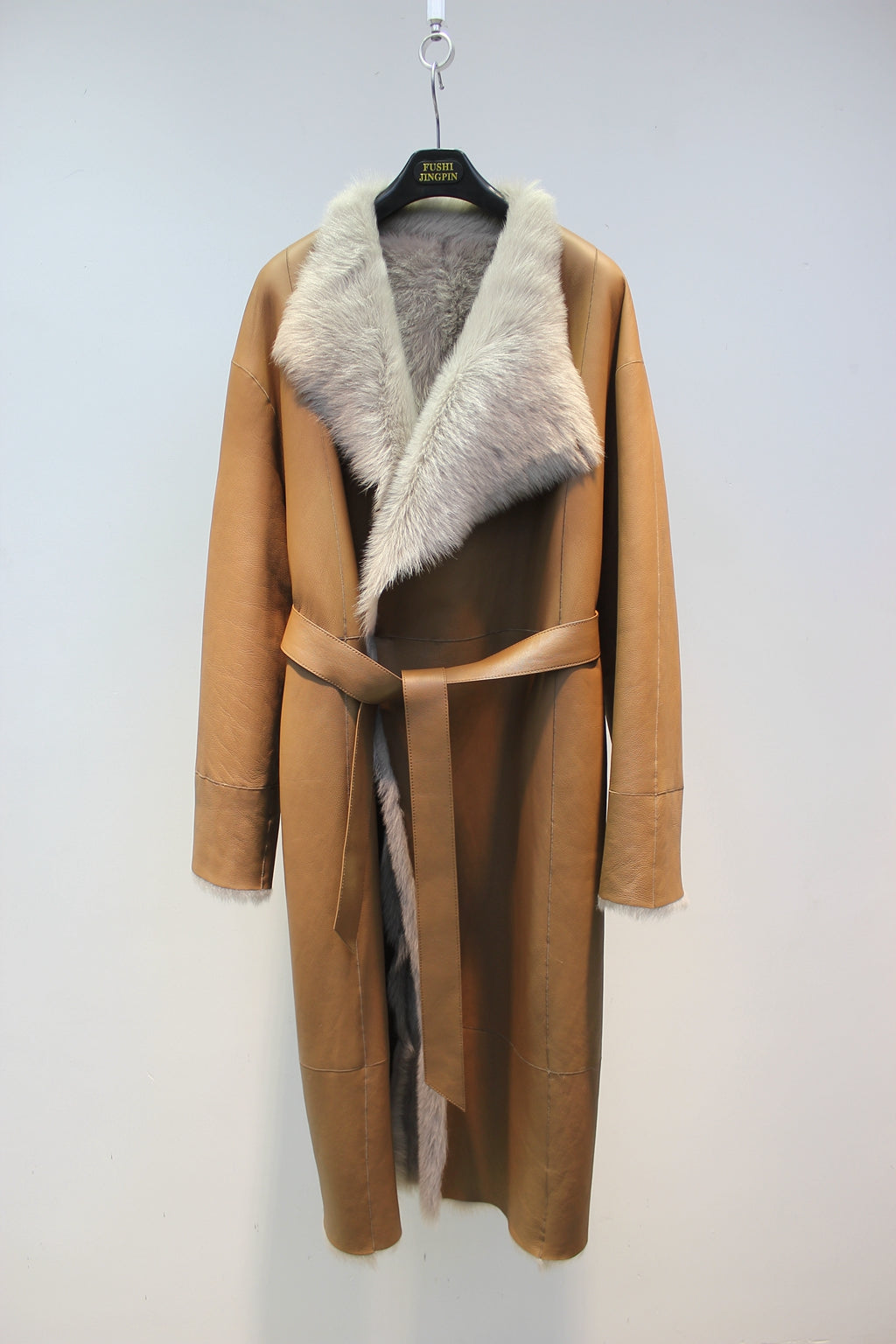 Palace-level Spanish Little Tuscan sheepskin all-in-one mid-length coat