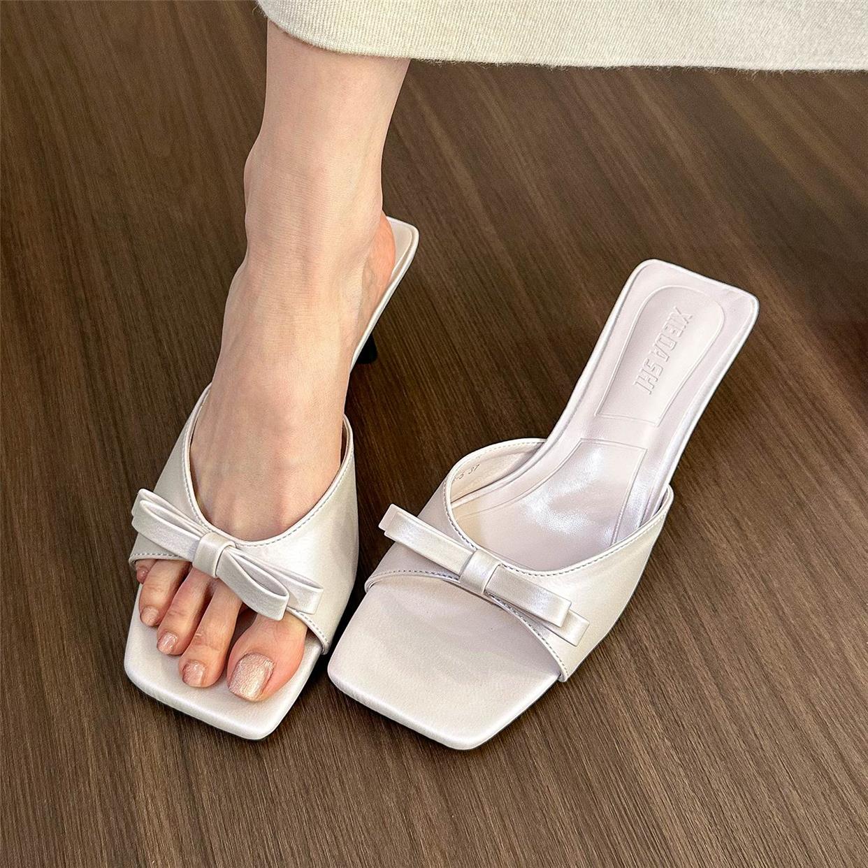 Lilac bow sandals