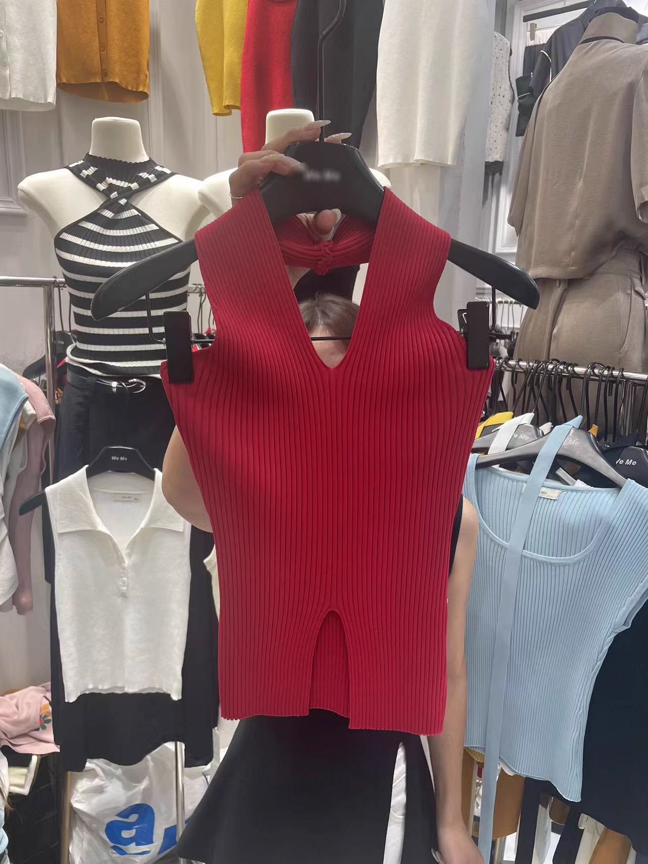 V-neck halter neck slit knit vest top