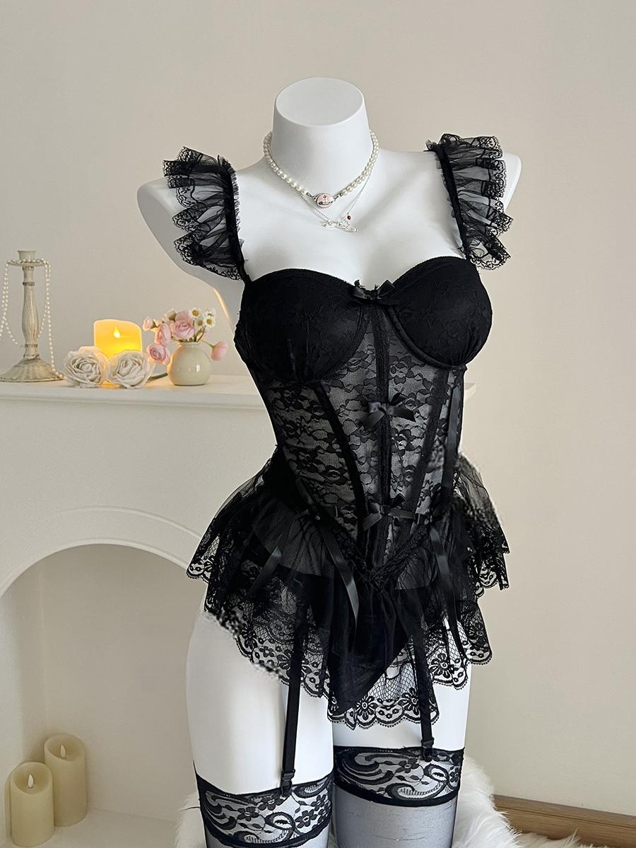 Small breasts are pushed up to look bigger, fishbone bra with breast pads