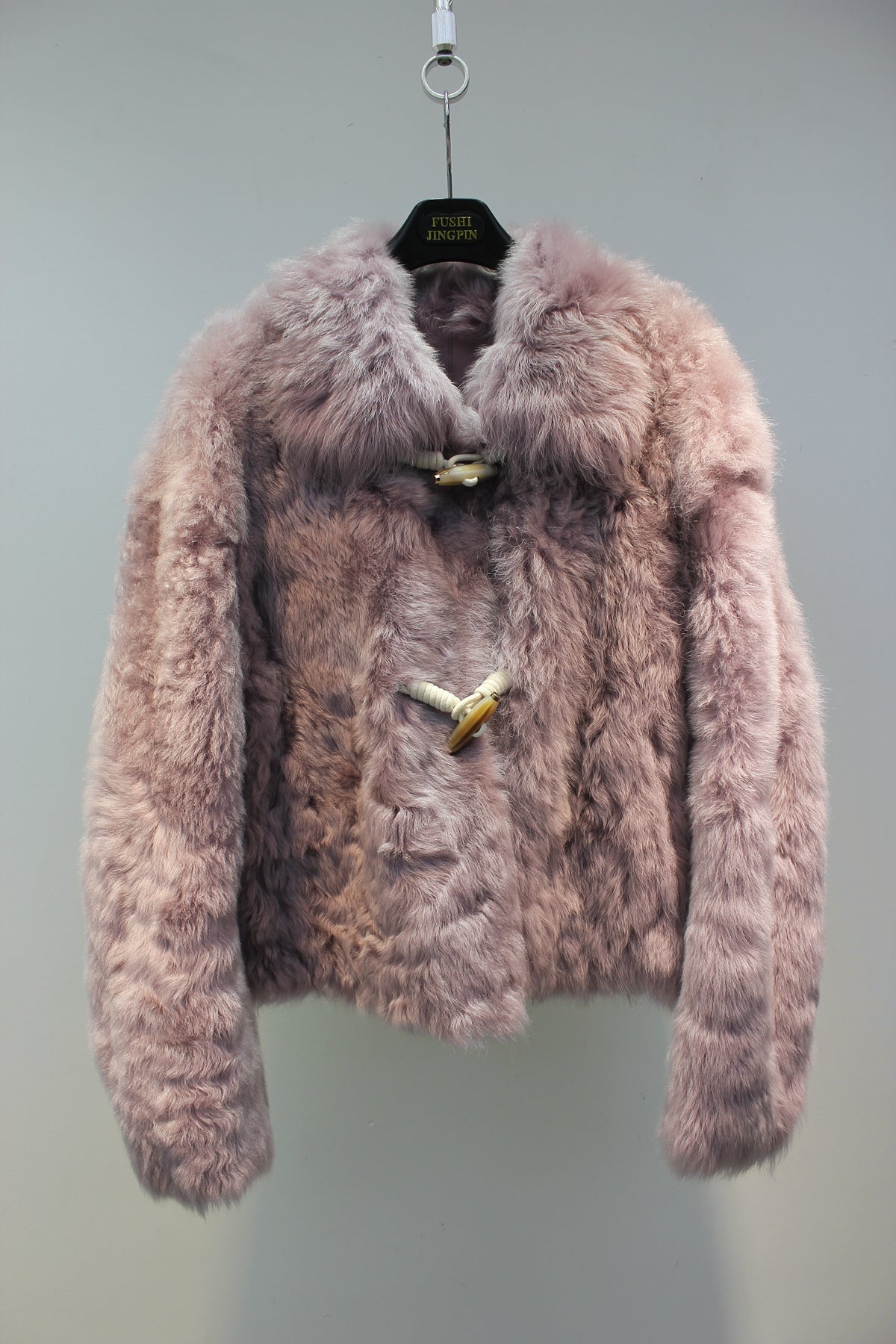 Spanish Tuscan sheepskin one-piece horn buckle short fur