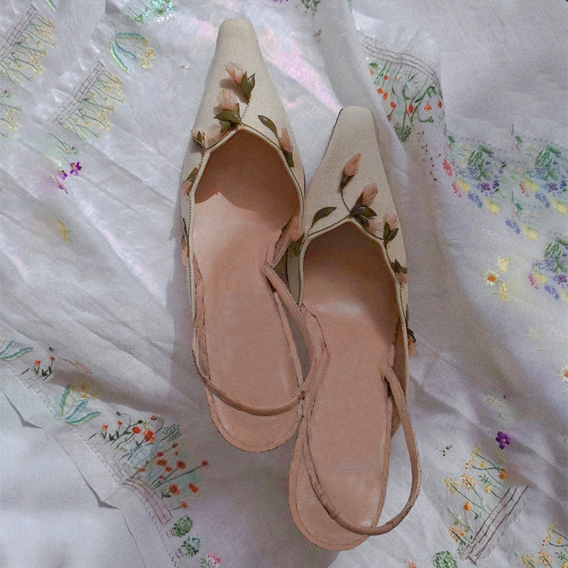 Retro pointed toe flower embroidered high heels