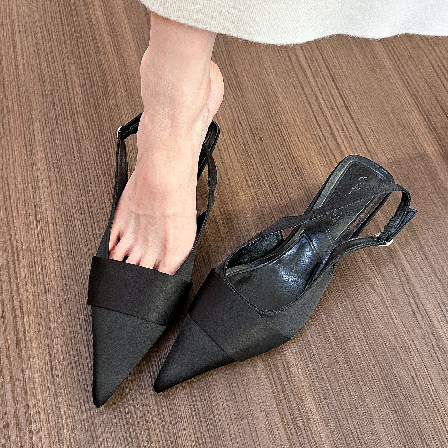 Silver pointed toe low heel pumps
