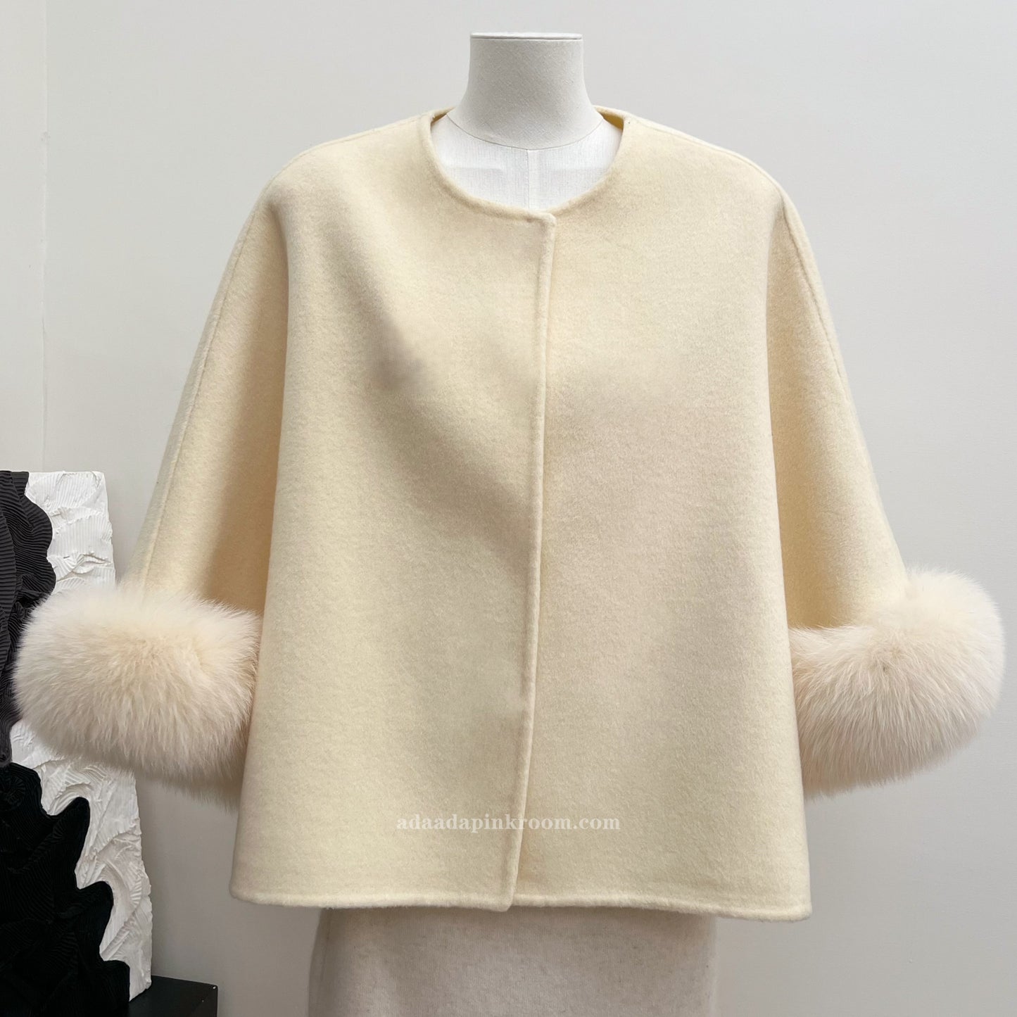 Fox fur cape short coat