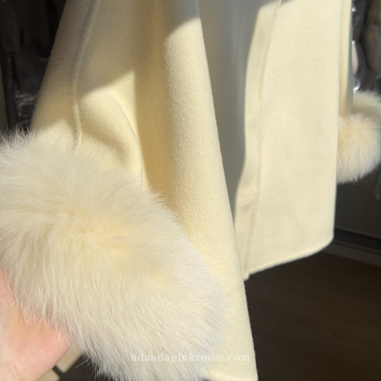 Fox fur cape short coat