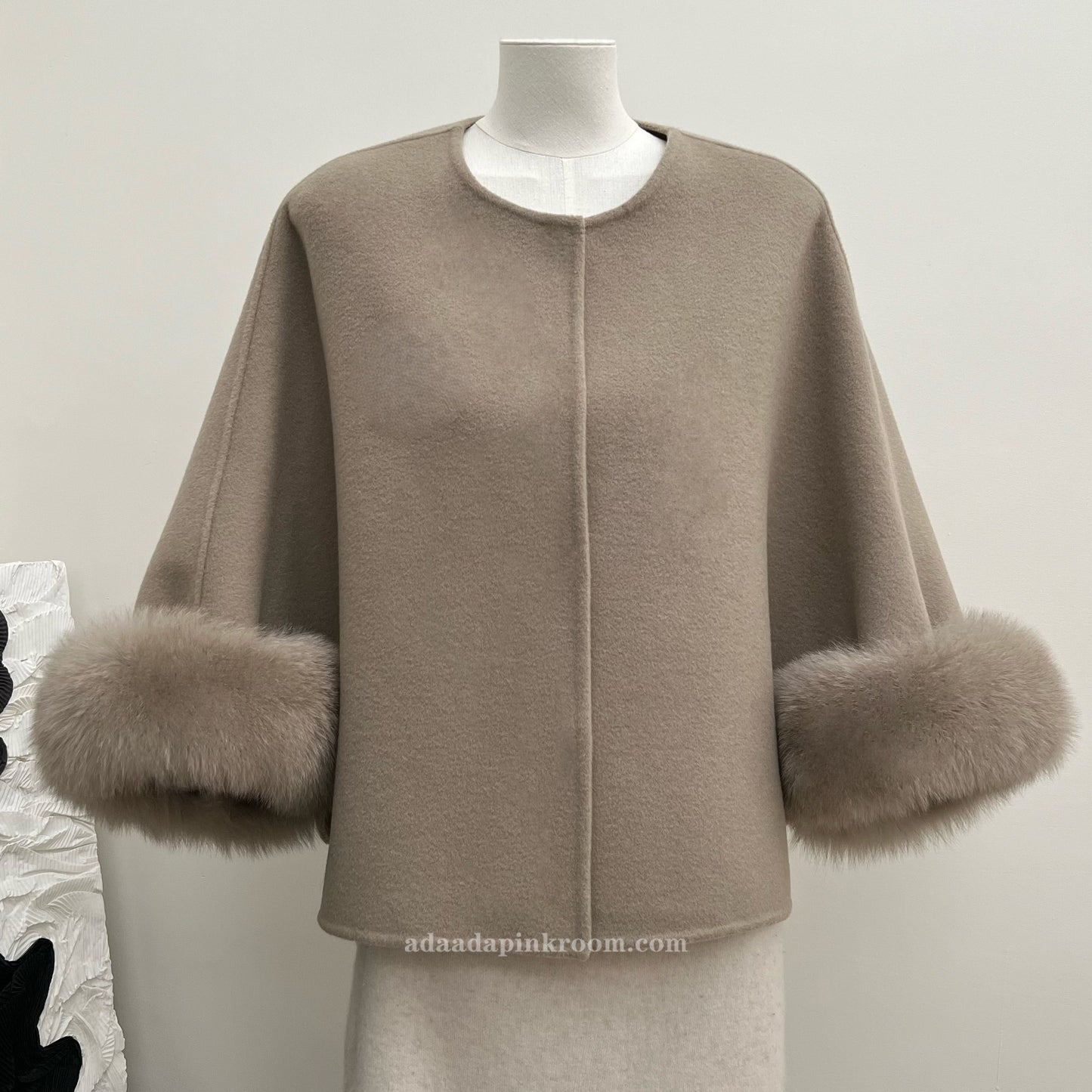 Fox fur cape short coat