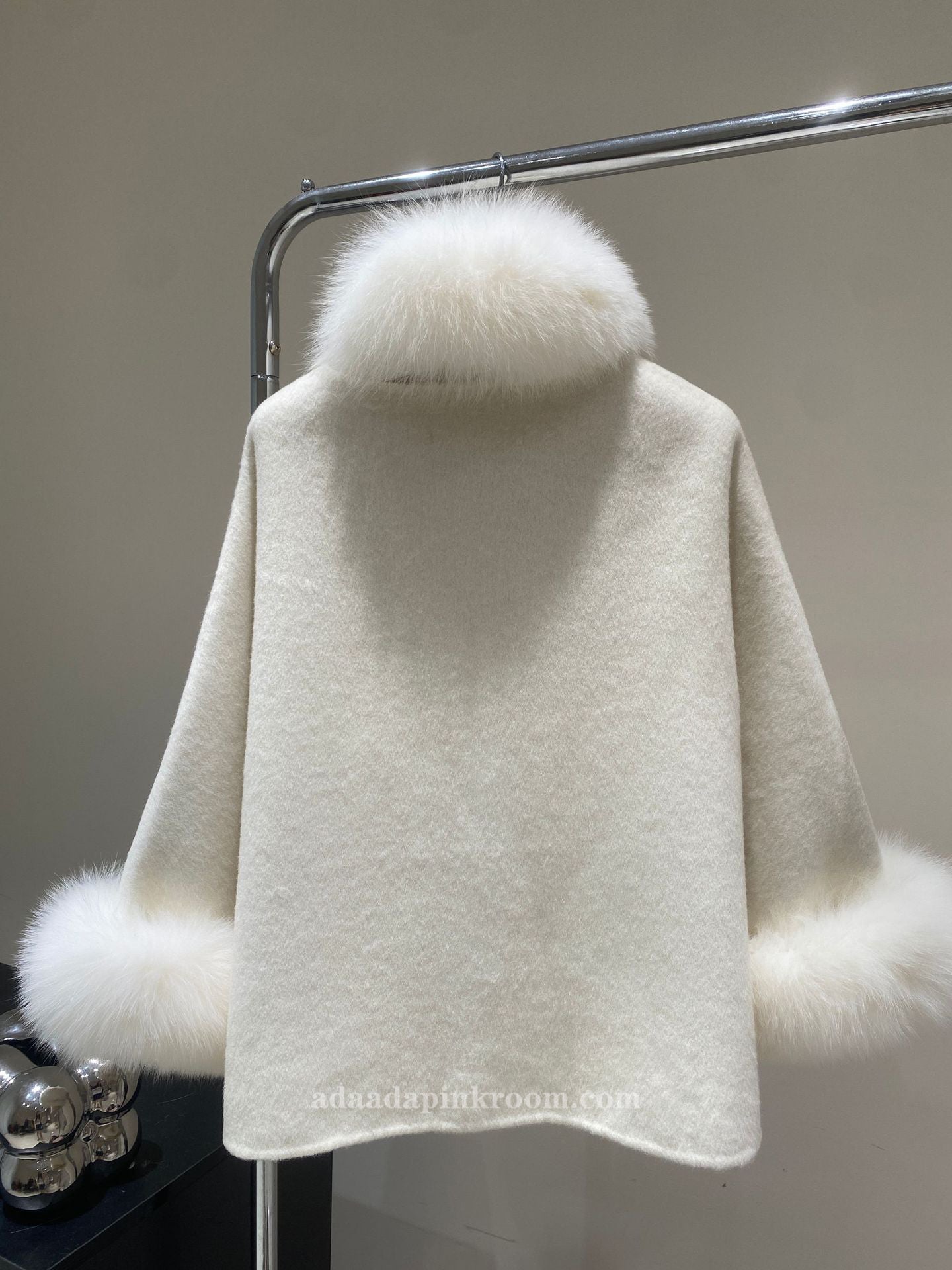 Double-faced cashmere coat with small cape