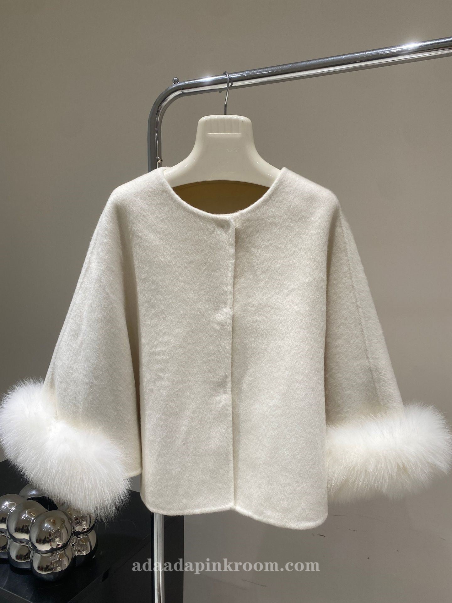 Double-faced cashmere coat with small cape