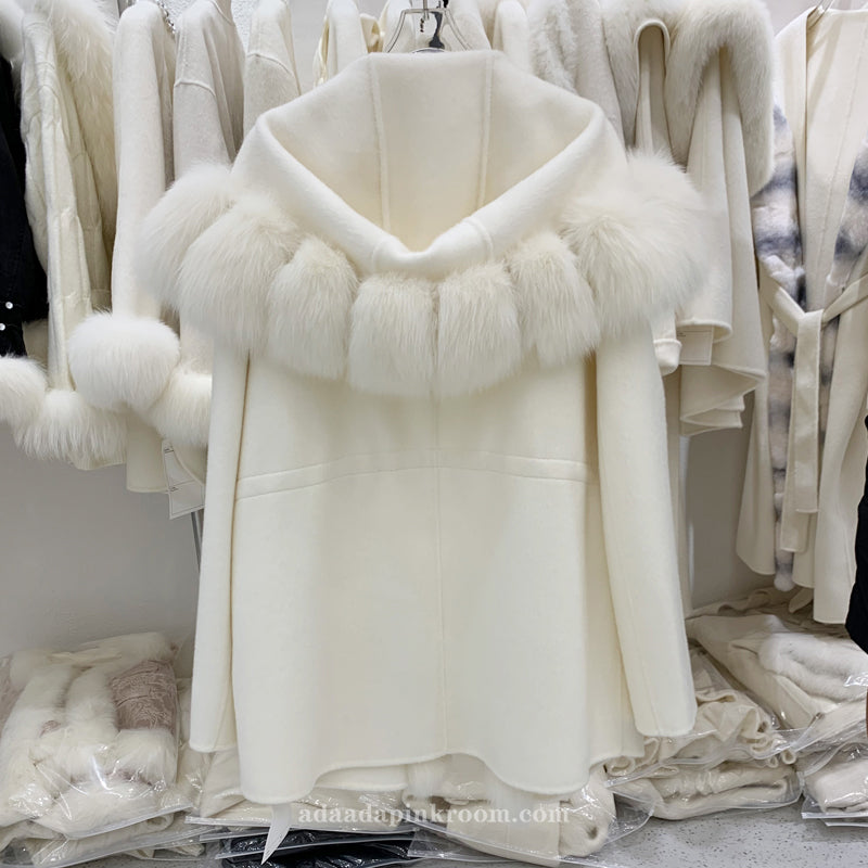 Double-faced cashmere coat with fur