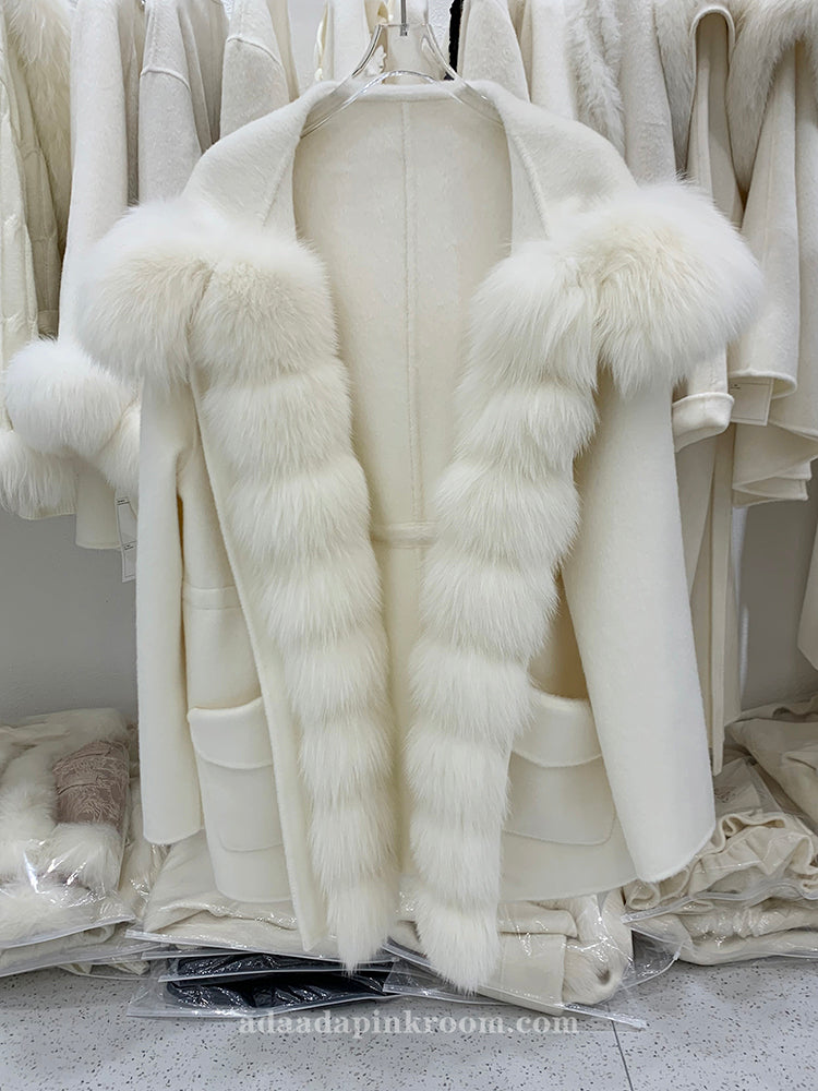 Double-faced cashmere coat with fur
