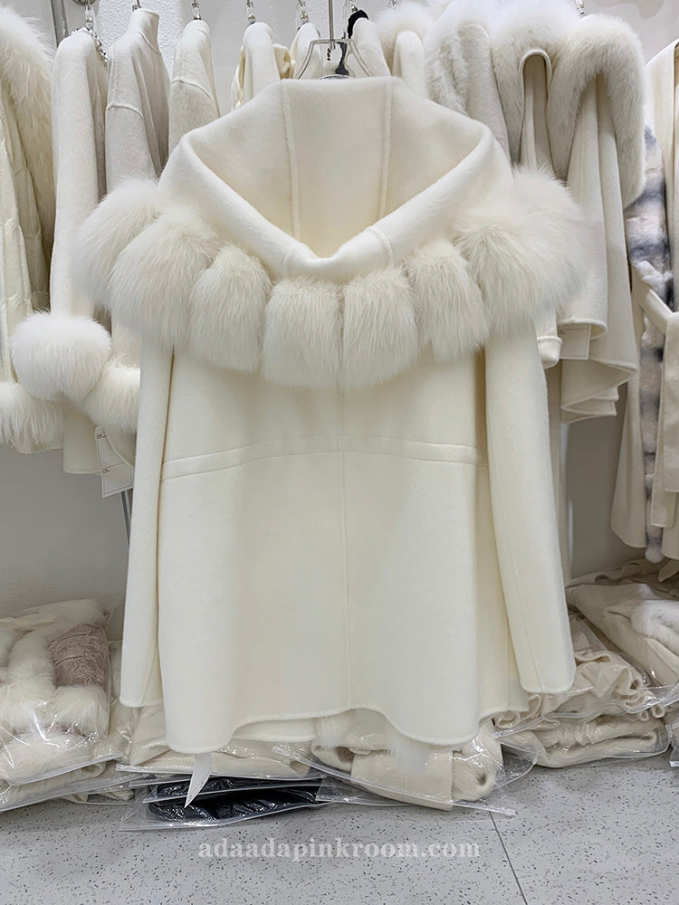 Double-faced cashmere coat with fur