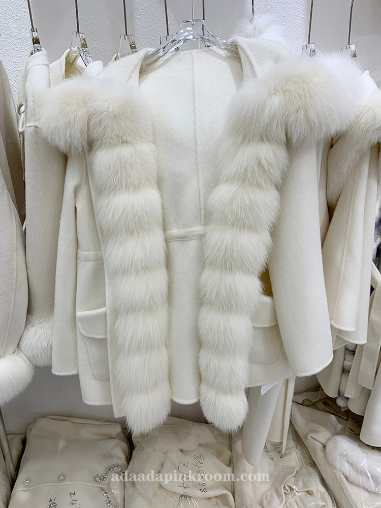 Double-faced cashmere coat with fur