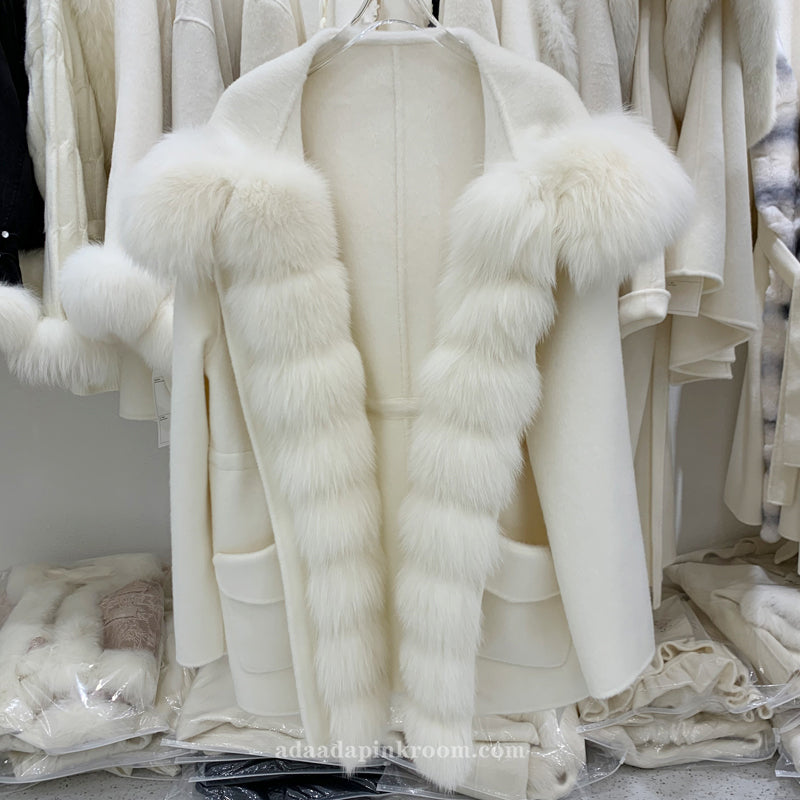 Double-faced cashmere coat with fur