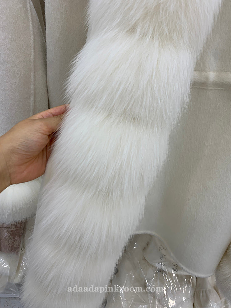 Double-faced cashmere coat with fur