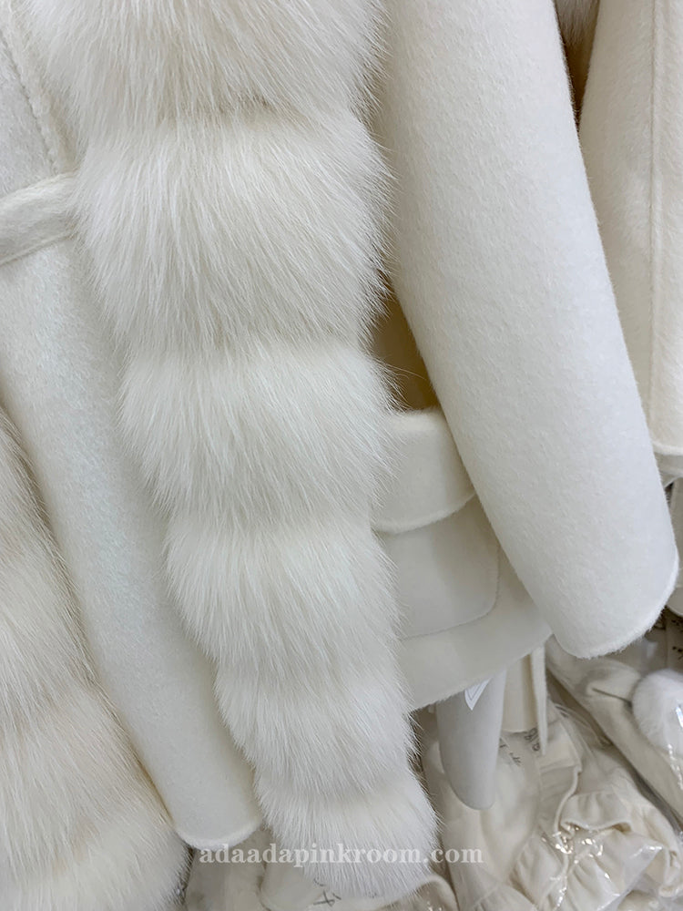 Double-faced cashmere coat with fur