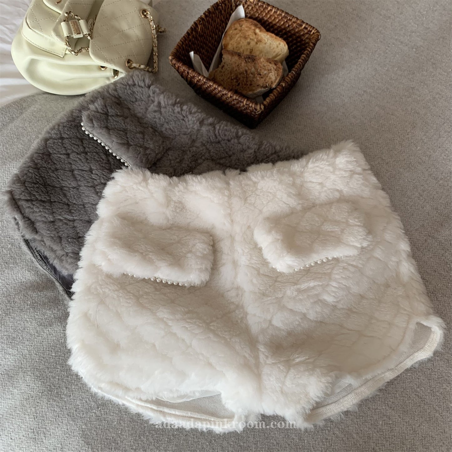 Plush shorts white