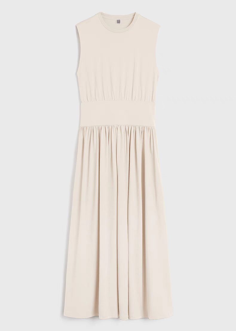Minimalist round-neck sleeveless long dress
