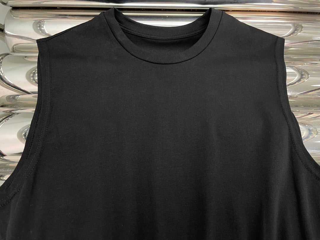 Minimalist round-neck sleeveless long dress