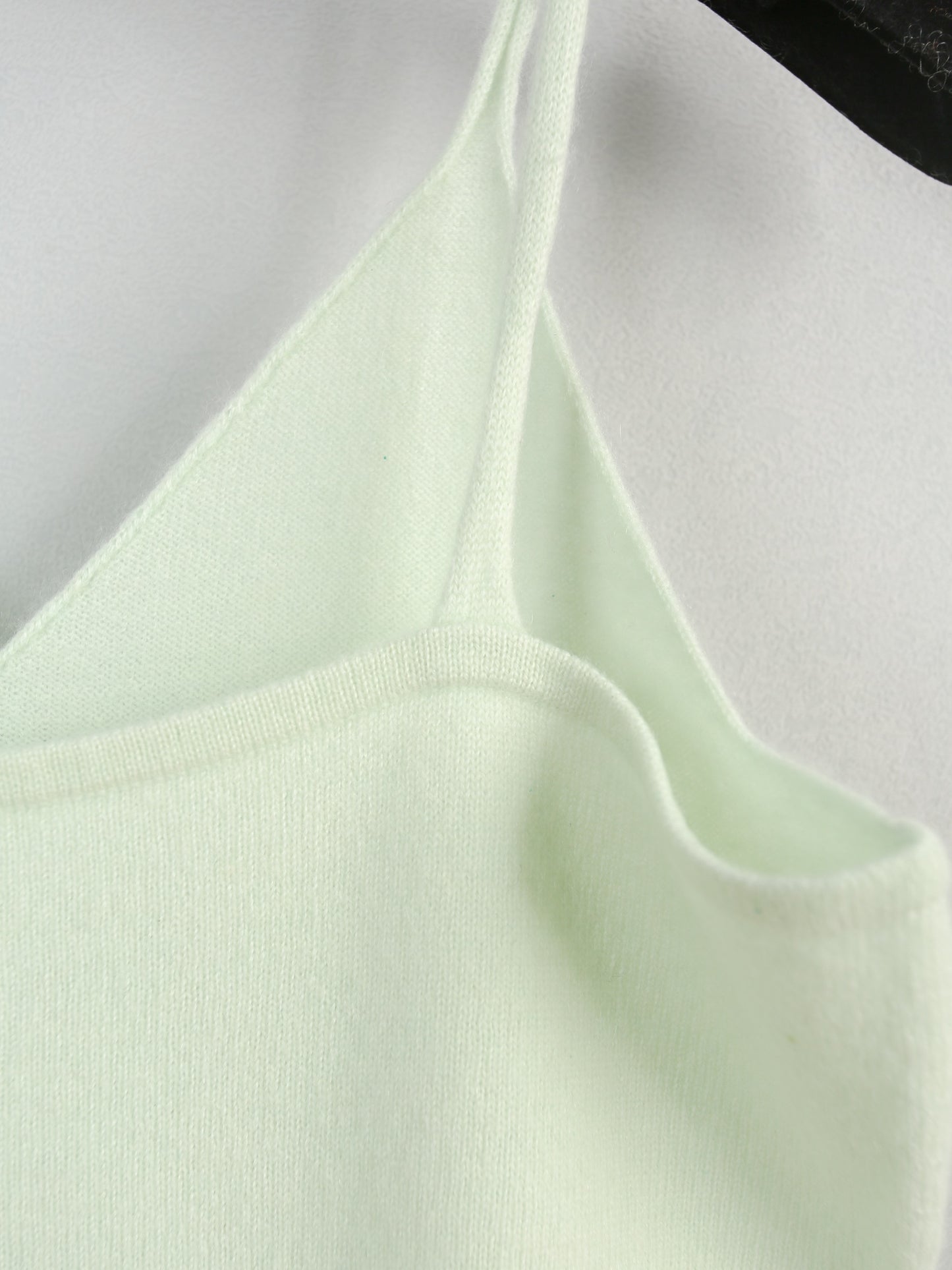 Cashmere V-neck seamless knitted camisole