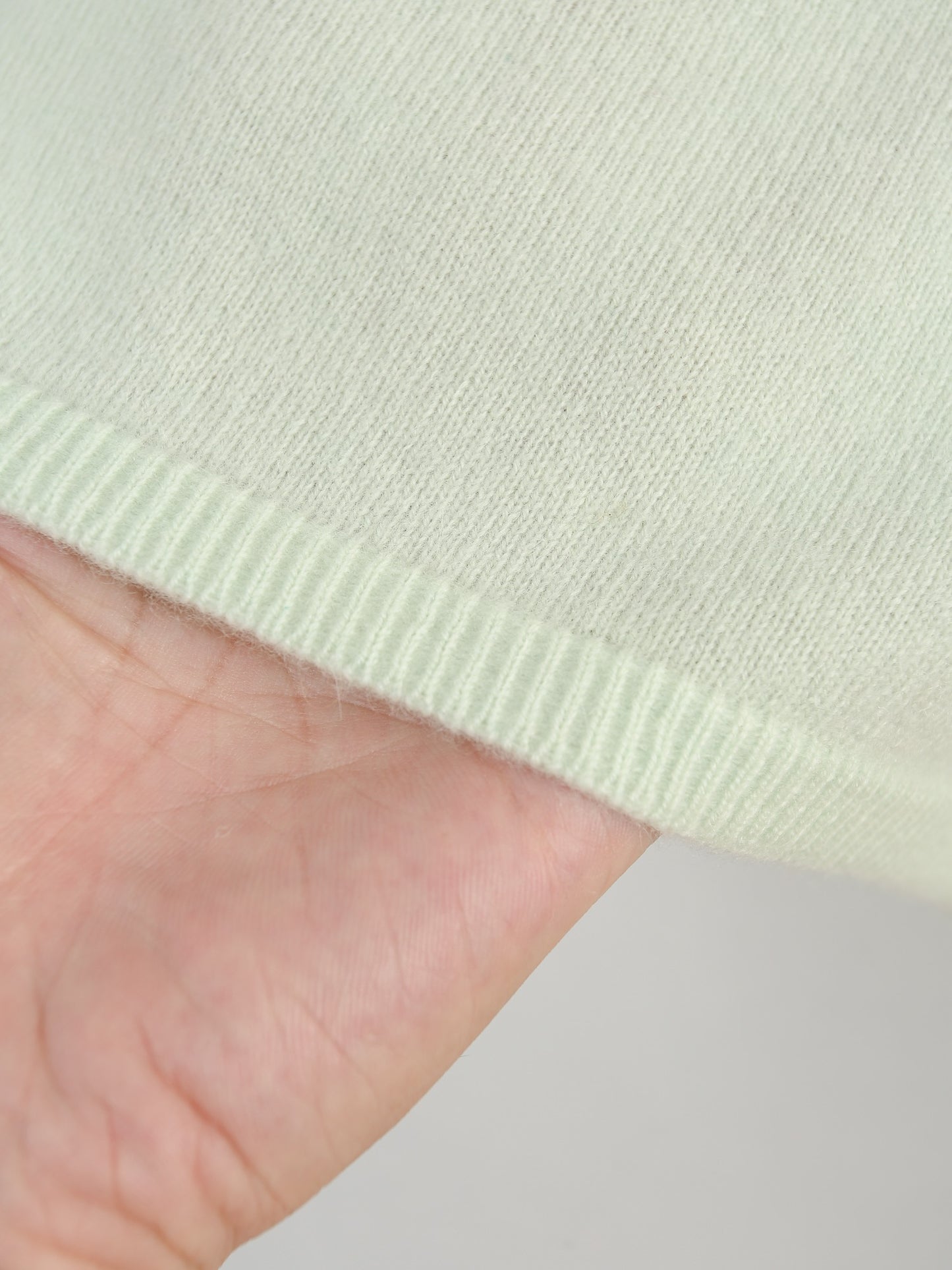 Cashmere V-neck seamless knitted camisole