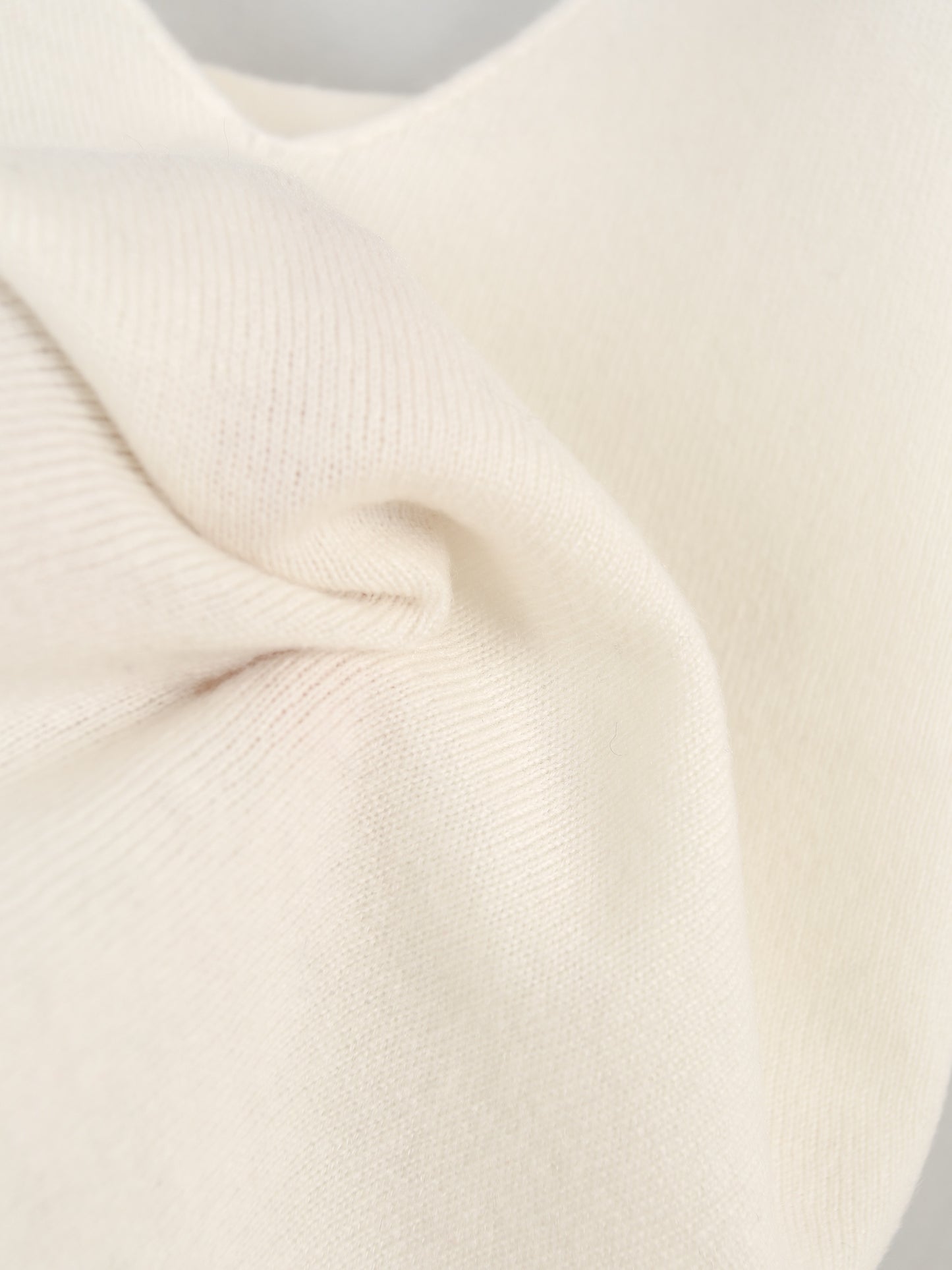 Cashmere V-neck seamless knitted camisole