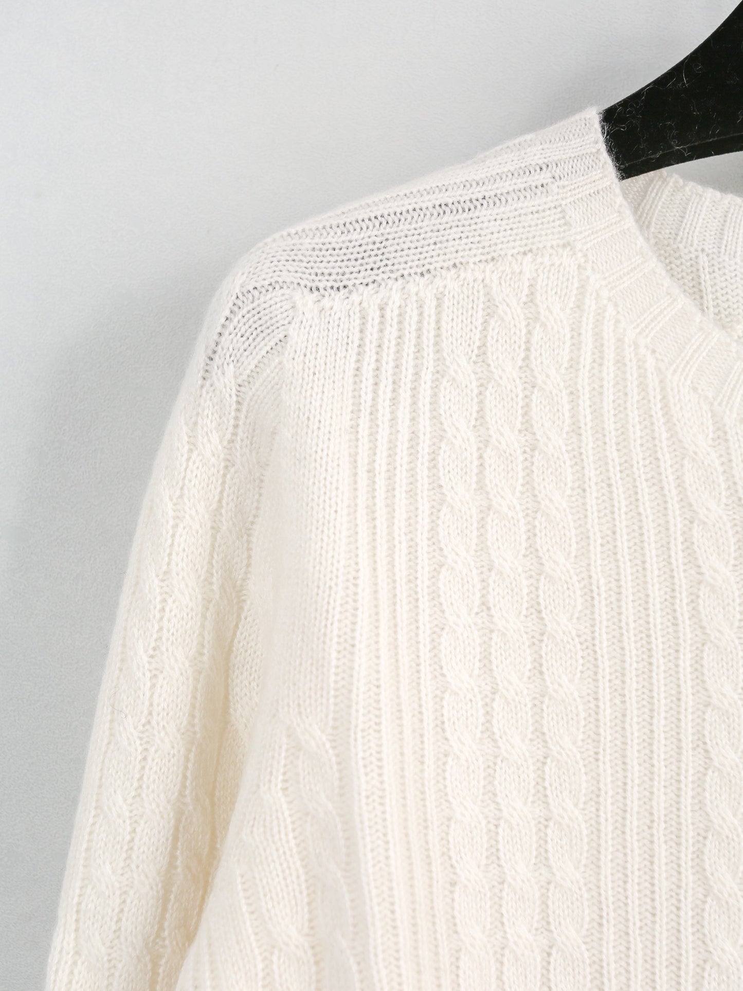 Cashmere crew neck cable knit sweater