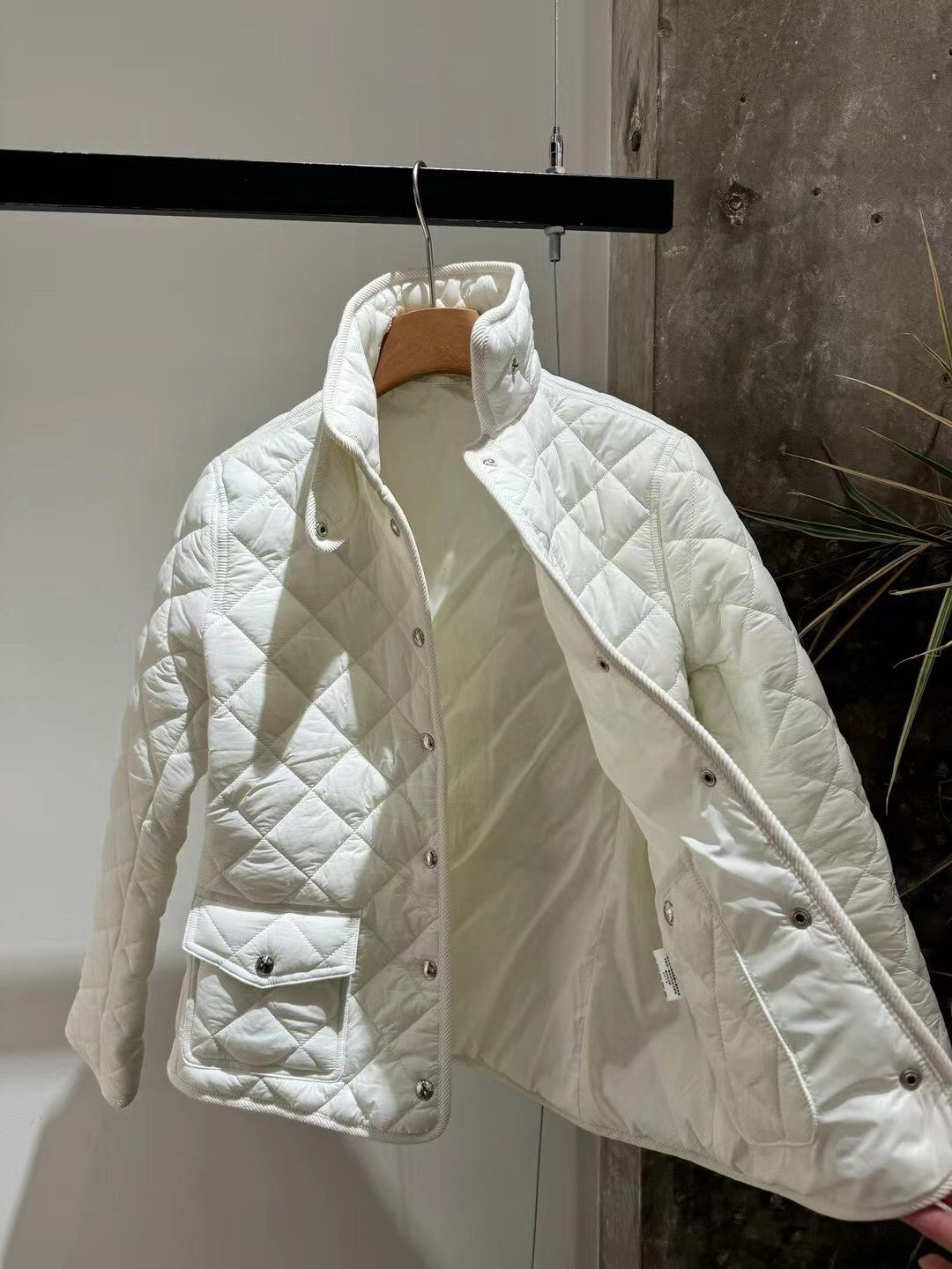 White slim-fit jacket,