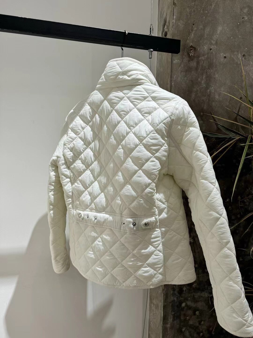 White slim-fit jacket,
