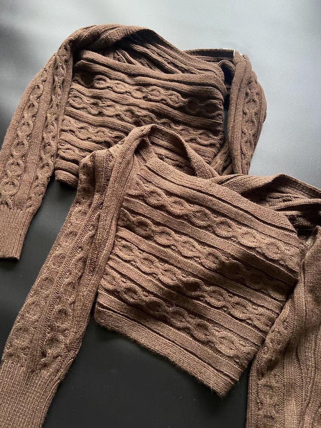 Knitted long sleeves