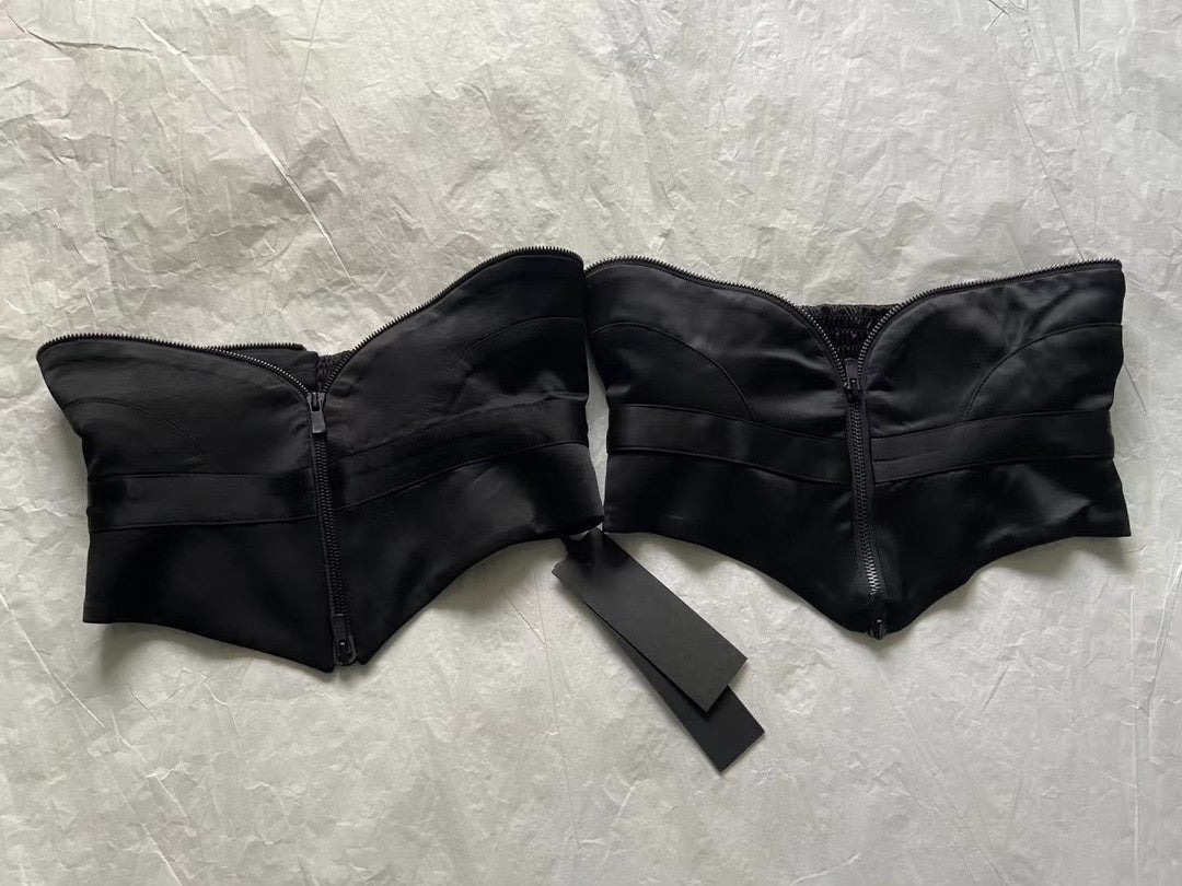 Black waist