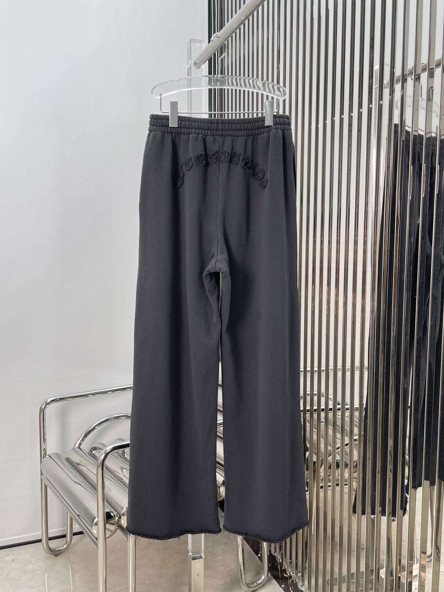 Lettering embroidered pants
