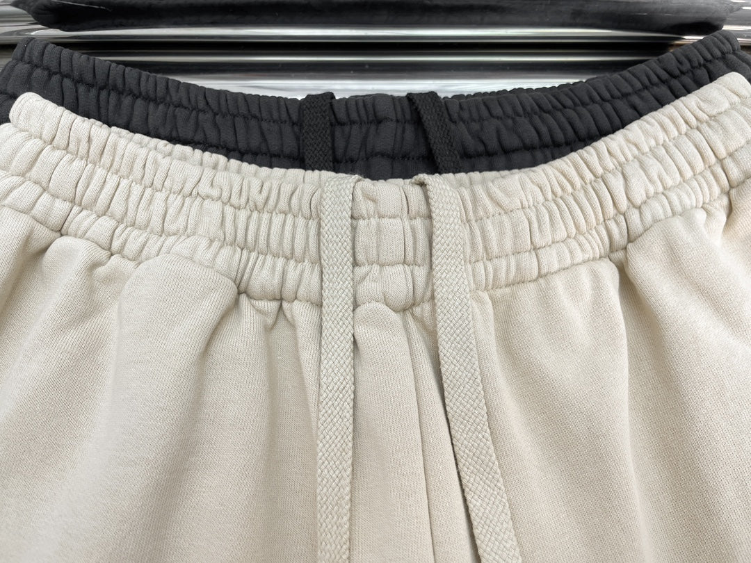 Lettering embroidered pants
