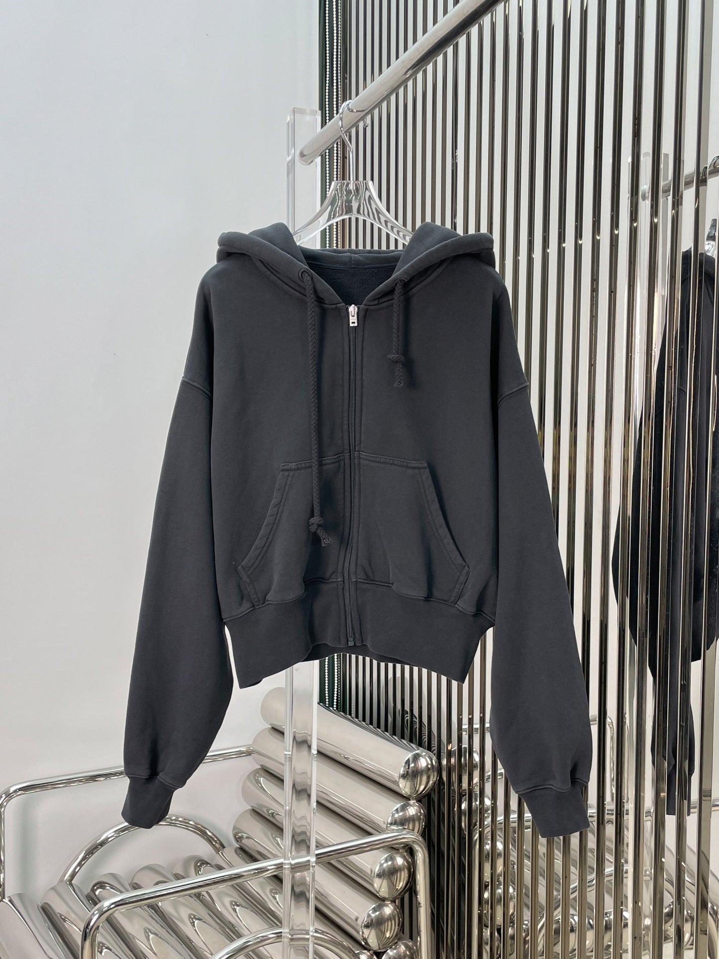 Lettering embroidered sweatshirt