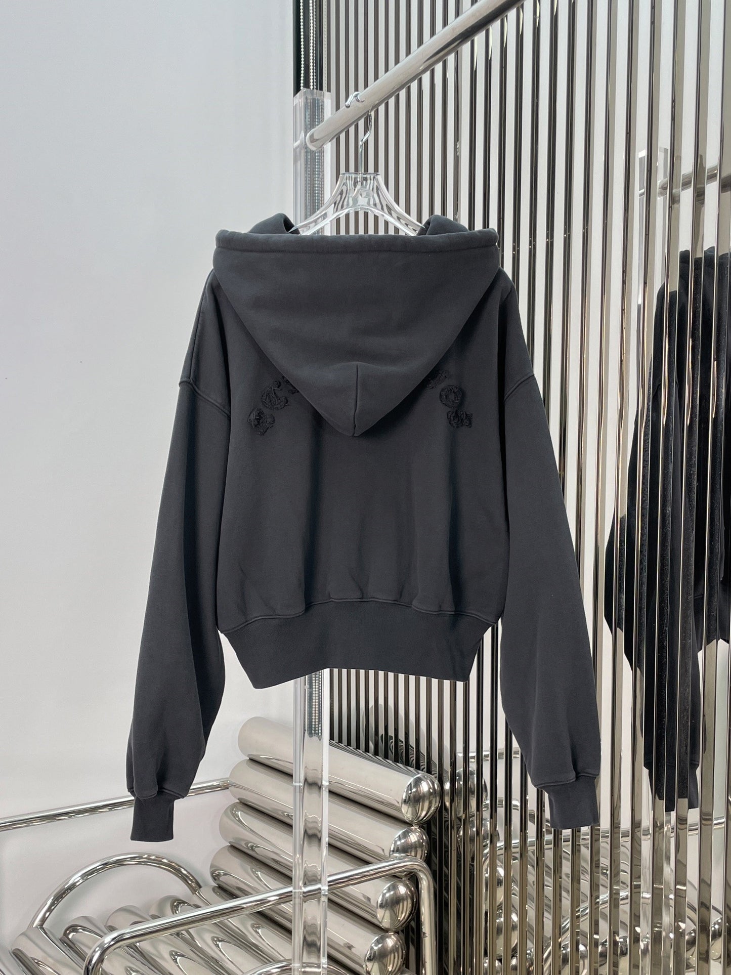 Lettering embroidered sweatshirt