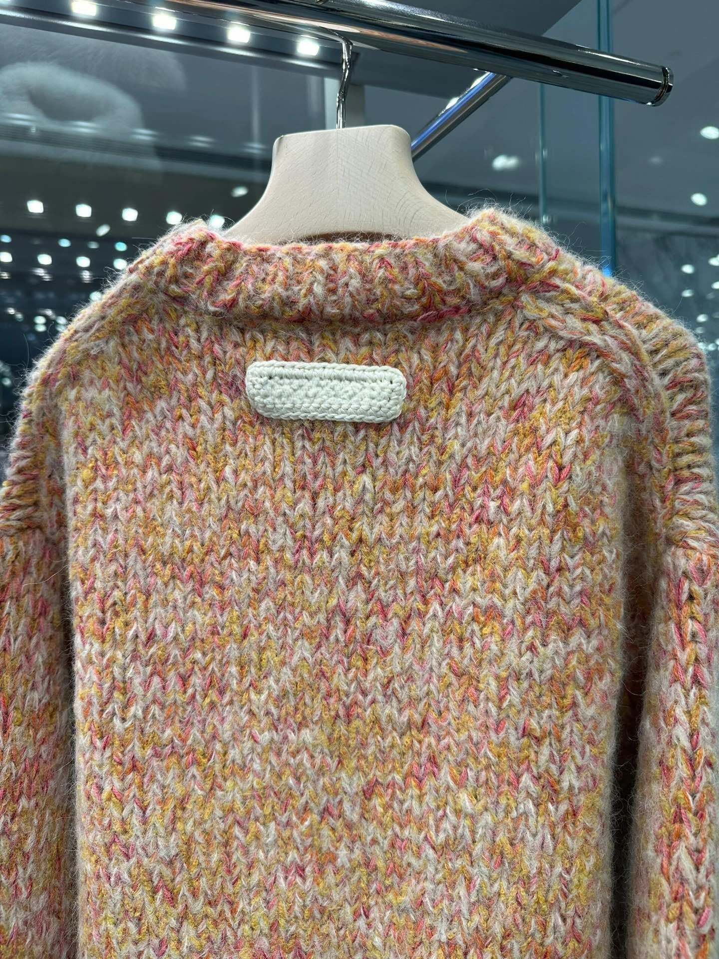 Cashmere crew neck sweater