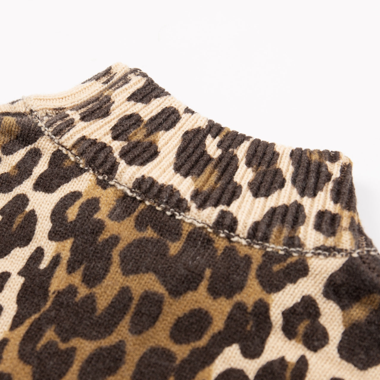 Leopard print knitted vest