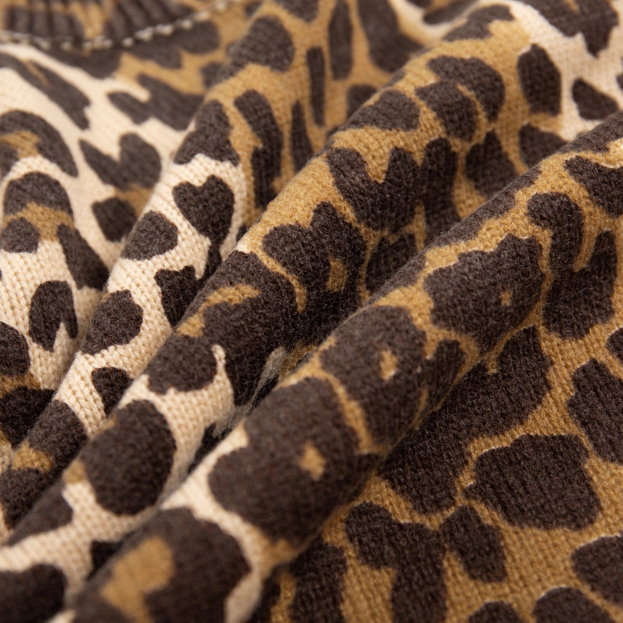 Leopard print knitted vest