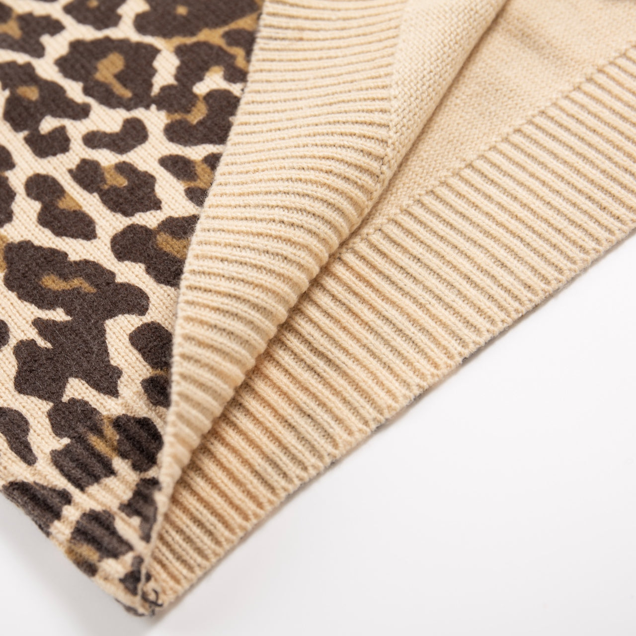 Leopard print knitted vest