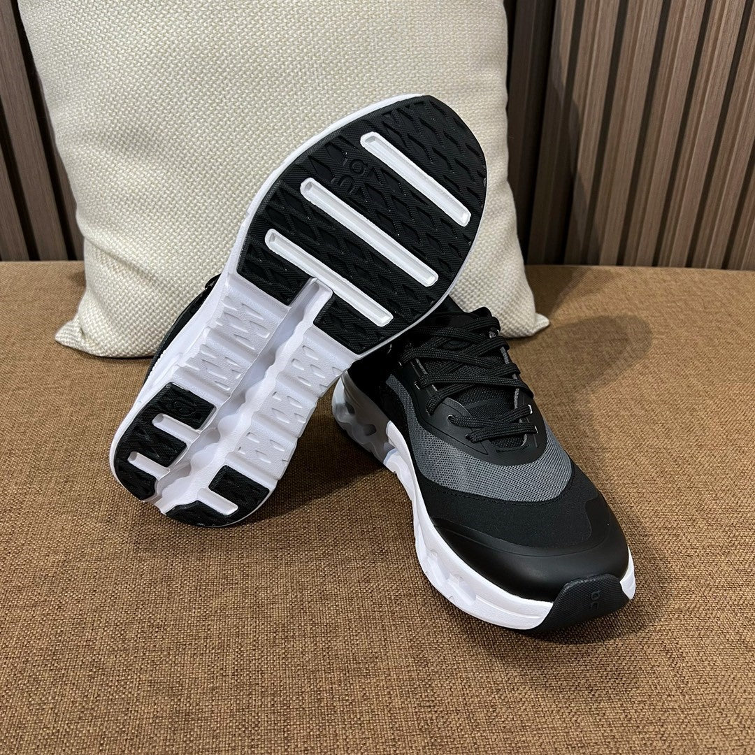 Casual sports running shoes