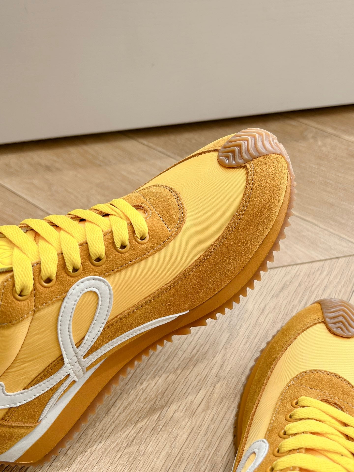 Colorblocked Dexterity Shoes
